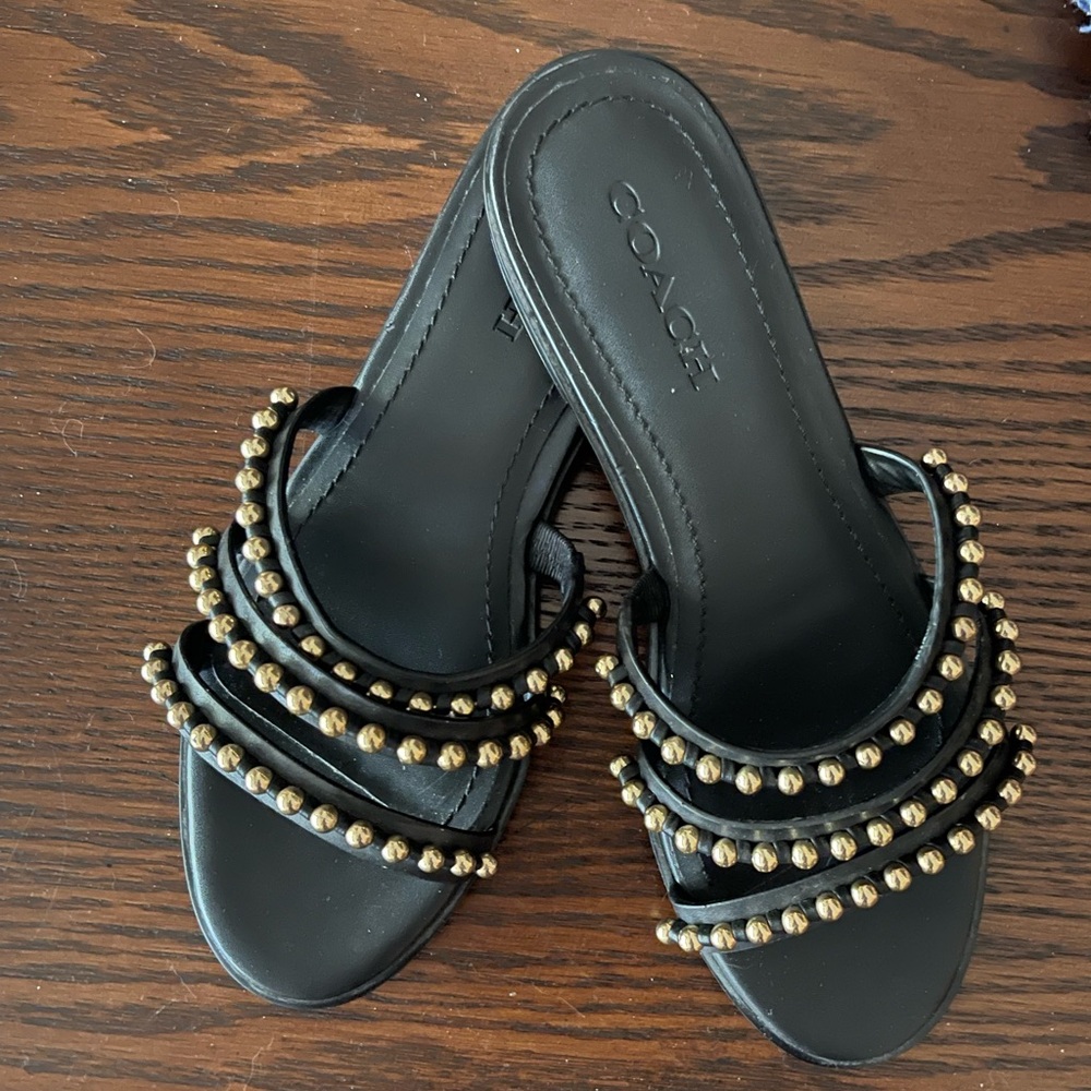 ✨✨ COACH ISA SANDAL - Black Leather. Size 7 True to size. Like New